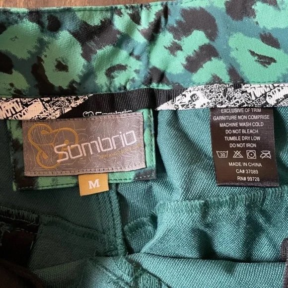 BNWT Mens Sombrio Lotus Biking Shorts - Size: M - Picture 3 of 4